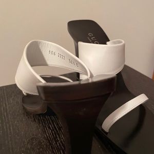 GUCCI LEATHER SANDAL HEELS